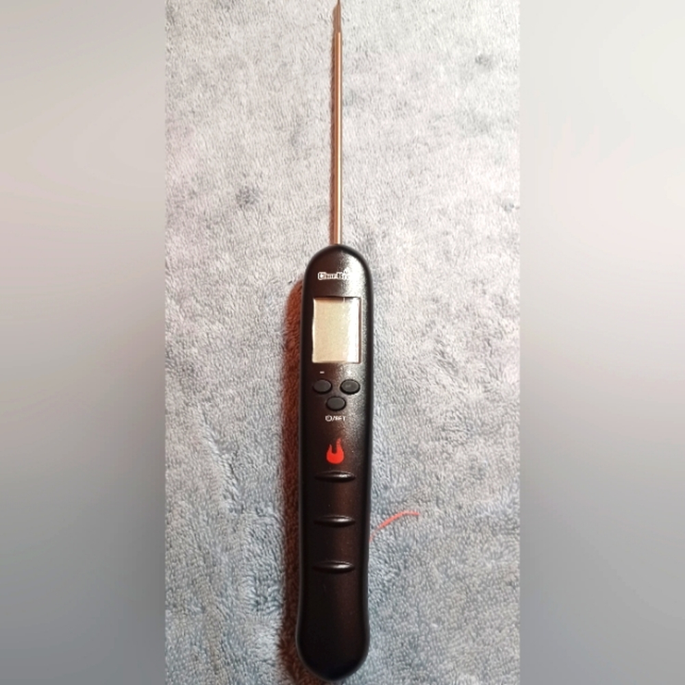 Char-broil instant-read digital thermometer. (Pre-owned). Like new condition.